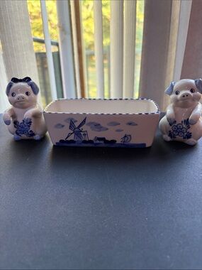 3-PC Hand-painted Delft Blue Pigs Salt & Pepper Shakers Holland Windmills